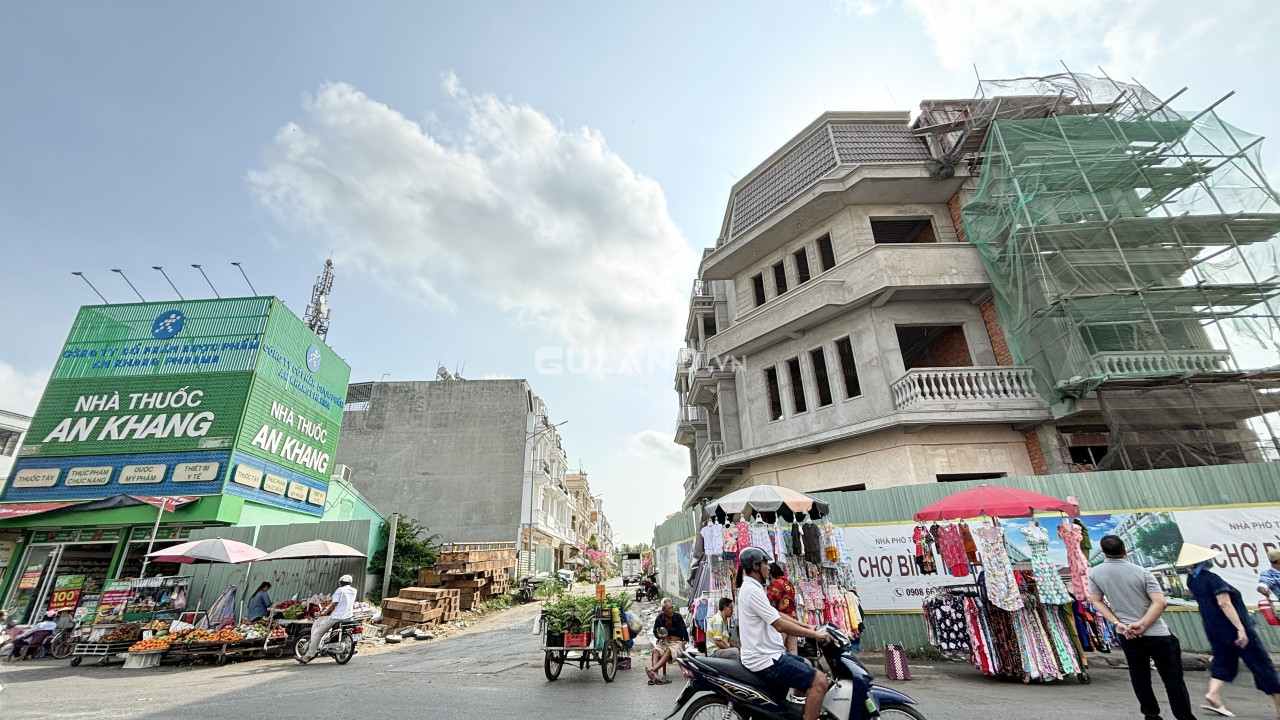 Bán Nhà phố thương mại mặt tiền đường Ngô Quyền - Chợ Bình Minh